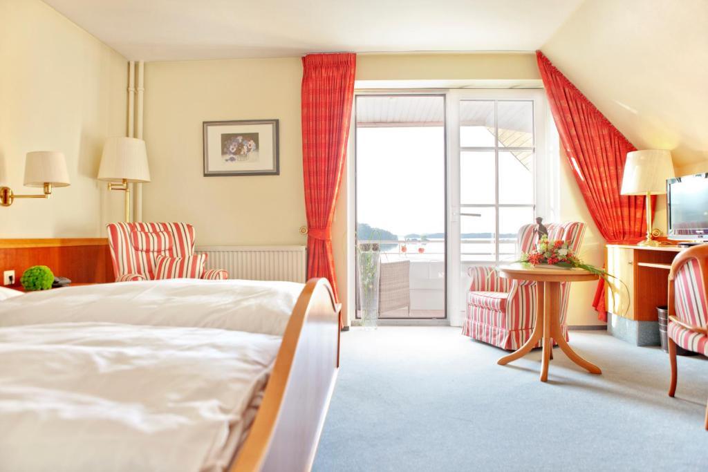 Strauers Hotel Am See Bosau Room photo